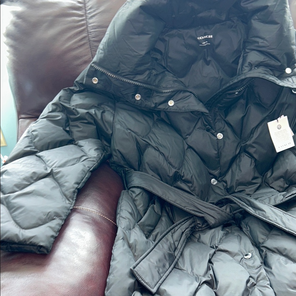 NWT- Coach Women's Large Black Down Puffer Jacket. W/FREE GLOVES Size L/XL - Picture 8 of 13